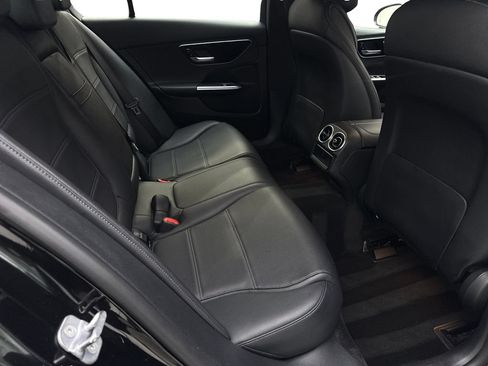 Used 2024 Mercedes-Benz C 300 Sedan image 37