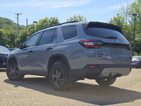 Used 2025 Honda Pilot TrailSport image 14