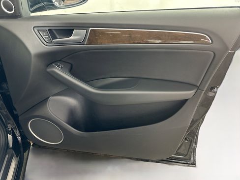 Used 2017 Audi Q5 2.0T Premium Plus w/ Technology Package image 32