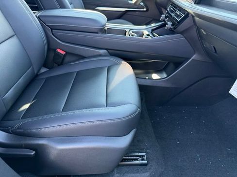 New 2026 Chevrolet Traverse LT w/ Driver Confidence Package FWD image 15