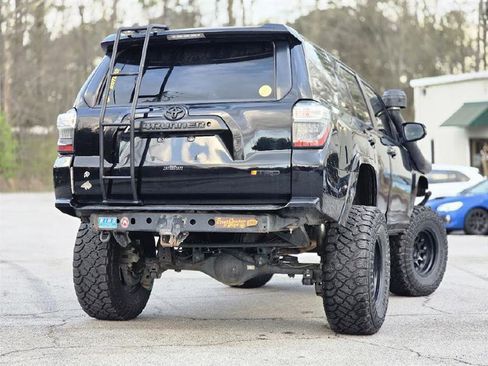 Used 2020 Toyota 4Runner TRD Off-Road image 2