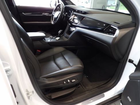 Used 2024 Cadillac XT6 Sport w/ LPO, Floor Liner Package AWD/4WD image 27