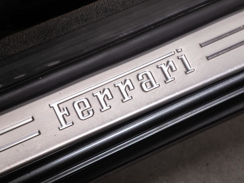 Used 2011 Ferrari California image 28