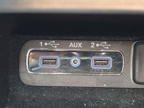 Used 2018 Jeep Grand Cherokee Overland AWD/4WD image 6