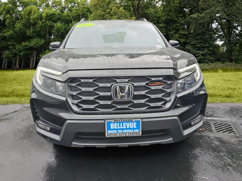 Used 2023 Honda Passport TrailSport image 2