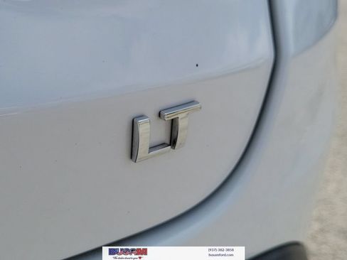 Used 2025 Chevrolet Trax LT FWD image 8