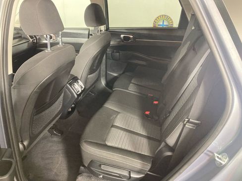 Certified 2023 Kia Sorento LX image 13