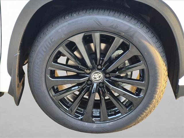 New 2026 Toyota Highlander XSE AWD/4WD image 9
