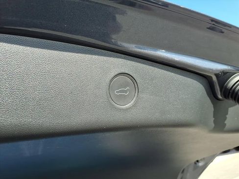 Used 2023 Tesla Model 3 Standard Range image 30