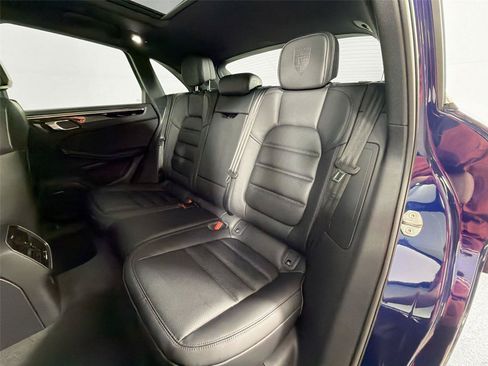 Certified 2026 Porsche Macan AWD/4WD image 26