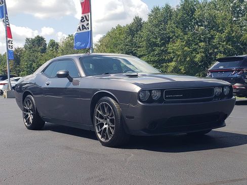 Used 2013 Dodge Challenger SXT w/ Sound Group RWD image 3