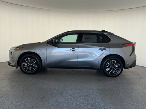New 2026 Subaru Solterra AWD/4WD image 8