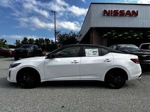 New 2025 Nissan Sentra SR w/ Midnight Edition image 8