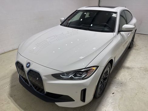 Used 2023 BMW i4 eDrive40 w/ Premium Package image 9