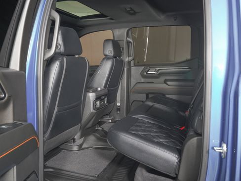 Used 2024 GMC Sierra 1500 AT4 w/ Technology Package image 14