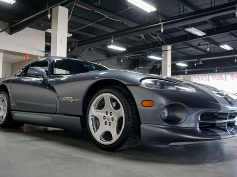 Used 2000 Dodge Viper GTS image 2