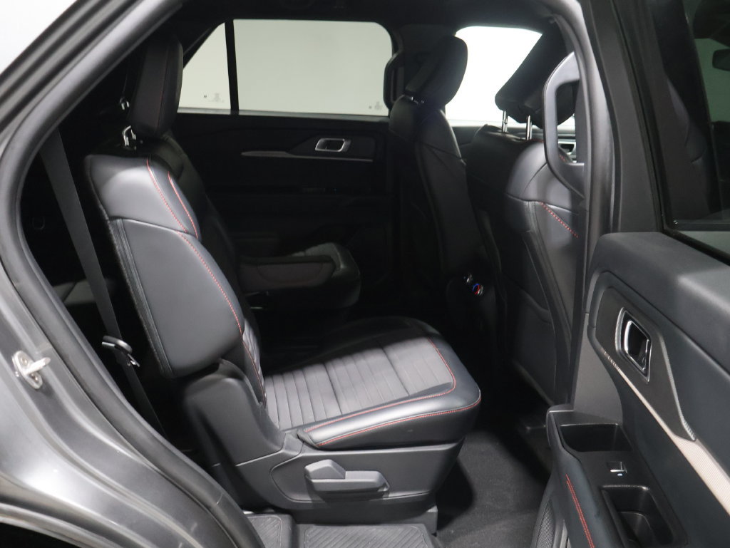 Used 2025 Ford Explorer ST-Line AWD/4WD image 22