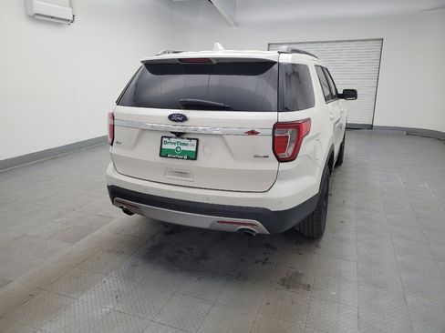 Used 2017 Ford Explorer XLT w/ Equipment Group 202A image 7