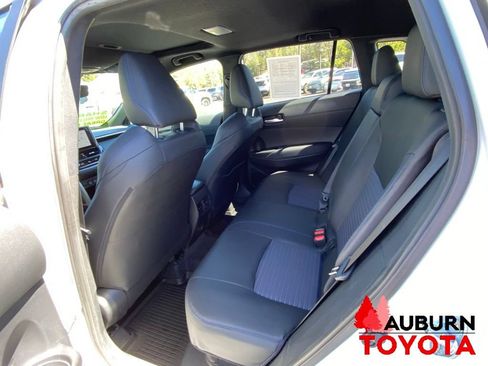 Used 2025 Toyota Corolla Cross AWD Hybrid w/ Convenience Package image 25
