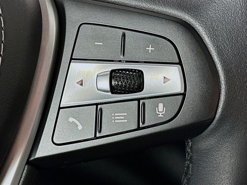 Used 2025 BMW X5 xDrive40i w/ Parking Assistance Package image 21