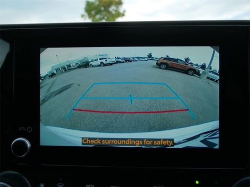 Used 2024 Toyota Highlander LE image 26