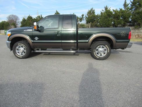 Used 2015 Ford F250 Lariat w/ Chrome Package image 8