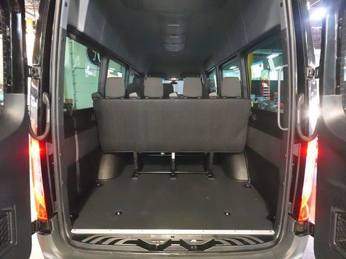 Used 2025 Mercedes-Benz Sprinter 2500 image 21