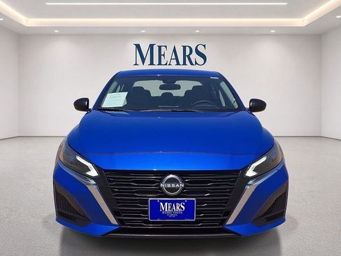 Used 2025 Nissan Altima 2.5 SV FWD image 8