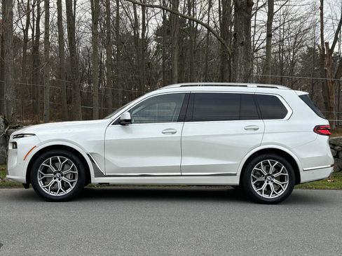 Used 2023 BMW X7 xDrive40i w/ Premium Package image 14