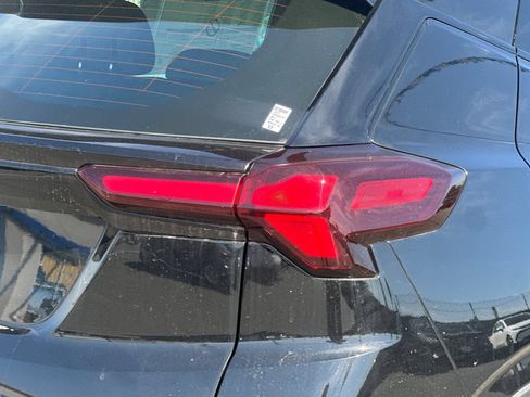 New 2027 Chevrolet Bolt LT w/ Comfort Package FWD image 28