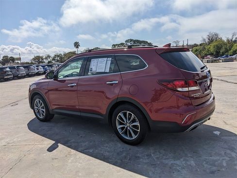 Used 2018 Hyundai Santa Fe SE image 7