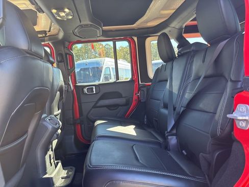 Used 2021 Jeep Wrangler Unlimited Sahara w/ Cold Weather Group image 20