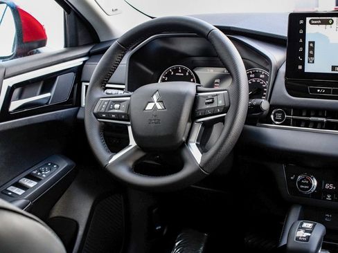 New 2025 Mitsubishi Outlander SE AWD/4WD image 25