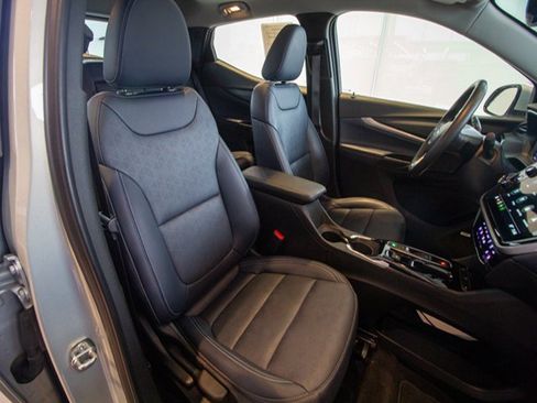 Used 2023 Chevrolet Bolt EUV Premier w/ Sun & Sound Package image 18