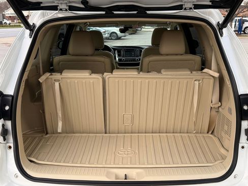 Used 2019 Toyota Highlander Limited image 35