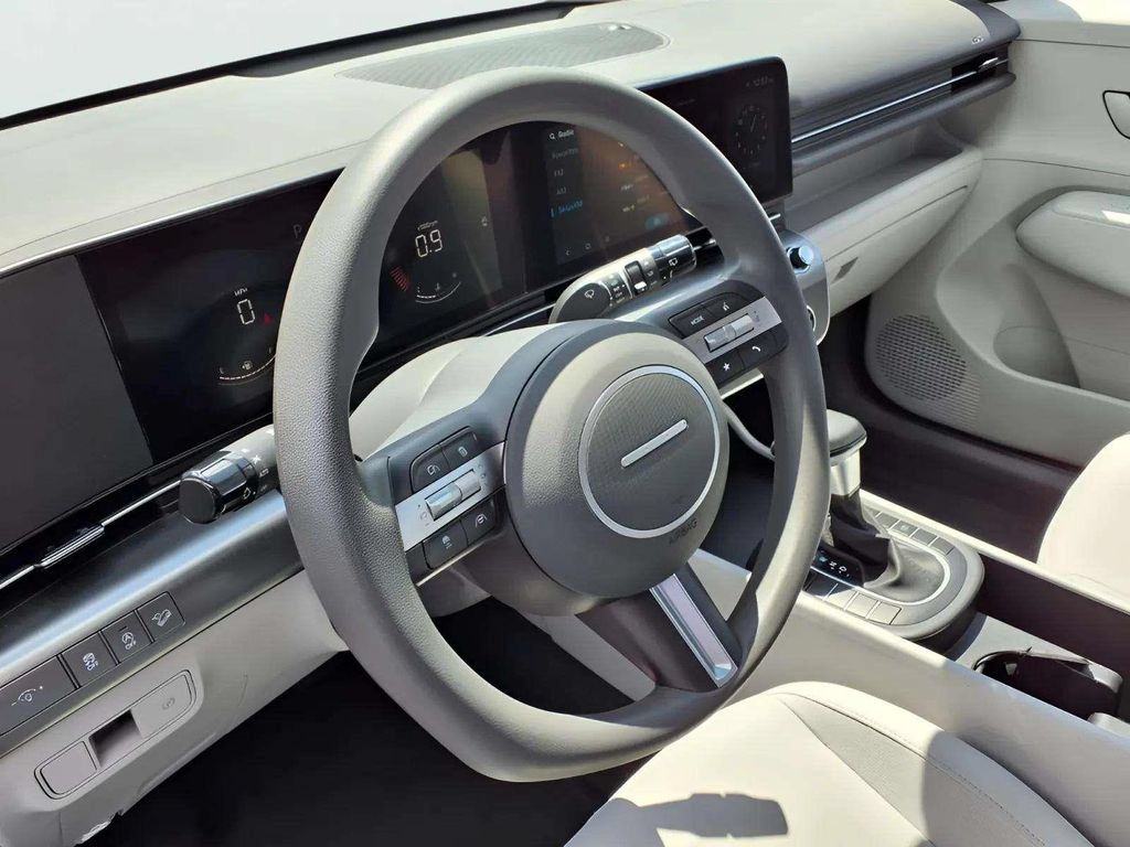 Used 2026 Hyundai Kona SE FWD image 12