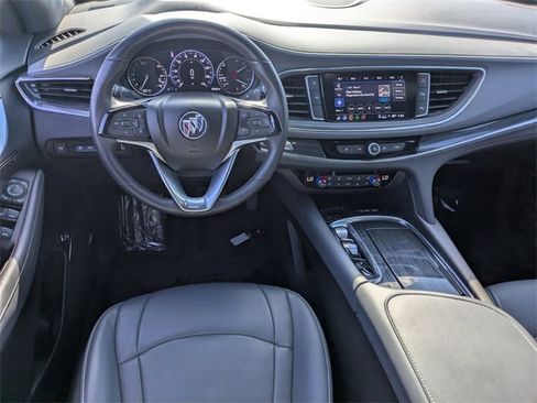 Used 2024 Buick Enclave Premium image 17
