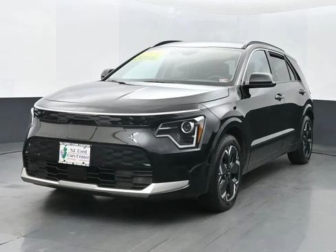 Used 2023 Kia Niro Wind w/ Wind Preserve Package image 1