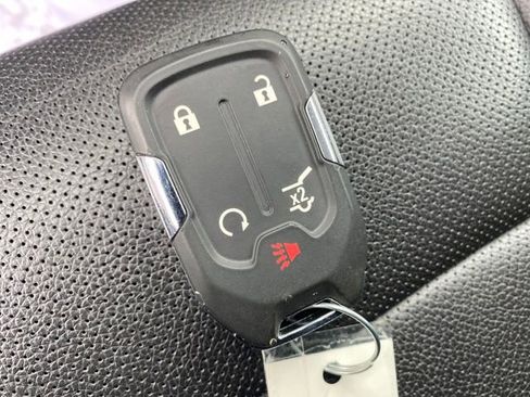 Used 2023 GMC Acadia SLT w/ Elevation Edition image 25