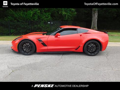 Used 2019 Chevrolet Corvette Grand Sport RWD image 2