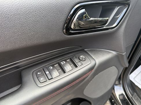 Used 2025 Dodge Durango GT AWD/4WD image 17