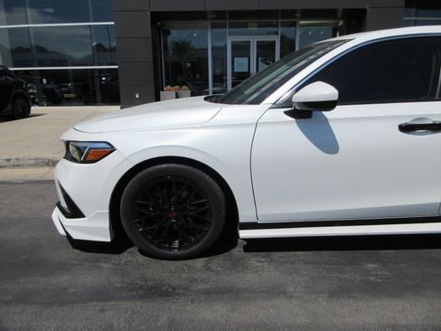 Used 2023 Honda Civic EX-L image 2