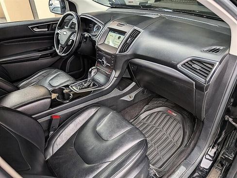 Used 2016 Ford Edge Titanium image 4