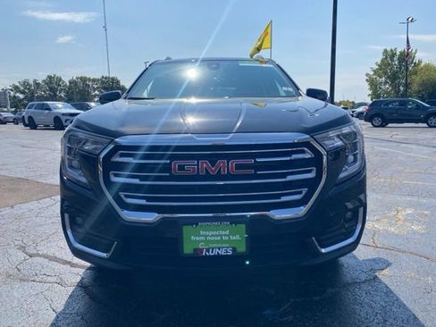 Used 2024 GMC Terrain SLT image 20