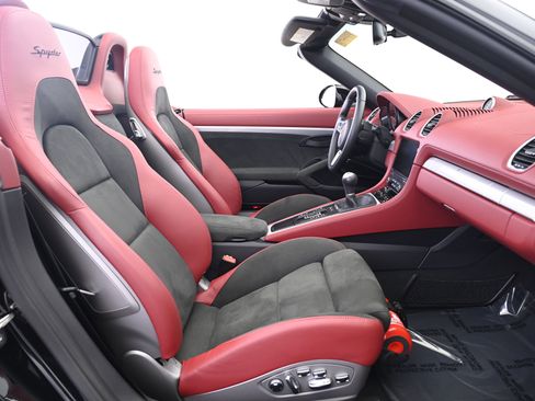 Used 2022 Porsche 718 Boxster Spyder image 23
