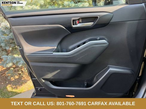 Used 2025 Toyota Highlander XLE AWD/4WD image 18