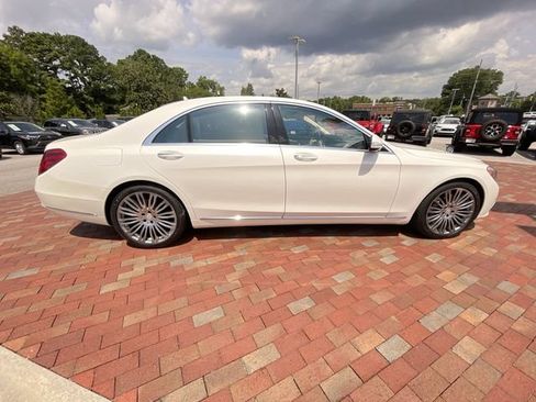 Used 2017 Mercedes-Benz S 550 Sedan image 36