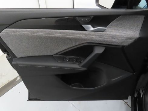 New 2026 Volkswagen Tiguan S FWD image 10