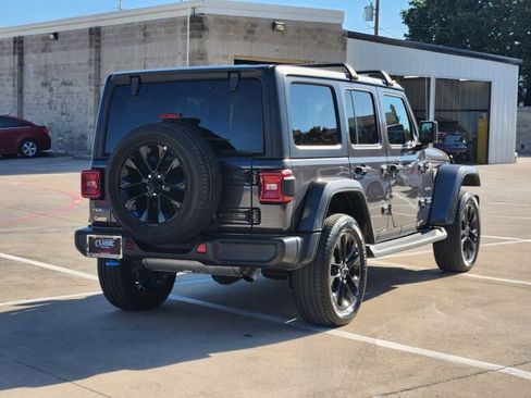 Used 2023 Jeep Wrangler Unlimited Sahara AWD/4WD image 12