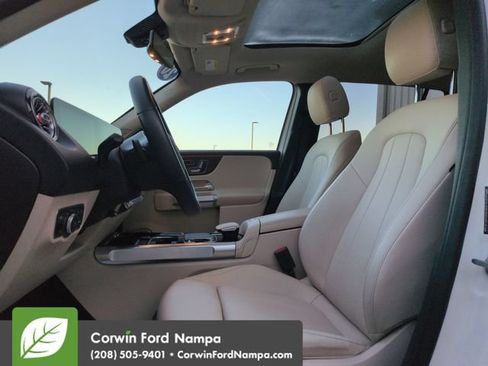 Used 2020 Mercedes-Benz GLB 250 4MATIC image 23
